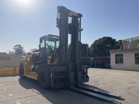 15000 কেজি সার্ভিস ওজন ভারী লিফট ফর্কলিফ্ট কাস্টমাইজড বিকল্পগুলি ভারী উপাদান হ্যান্ডলিংয়ের কর্মক্ষমতা এবং সুরক্ষা সরবরাহ করে