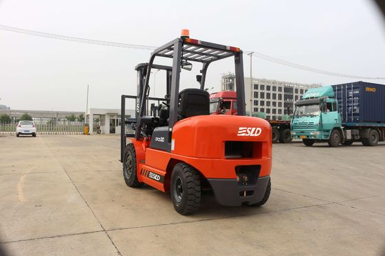 FD30 3000kgs ডিজেল ফর্কলিফ্ট ট্রাক ISUZU / মিত্বলশি ইঞ্জিন দিয়ে সজ্জিত
