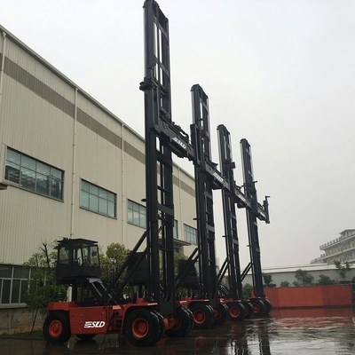 কন্টেইনার ইয়ার্ডে 20 Ft 40ft খালি পাত্রে স্ট্যাক করার জন্য 8 টন খালি কন্টেইনার হ্যান্ডলার