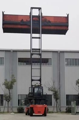 কন্টেইনার ইয়ার্ডে 20 Ft 40ft খালি পাত্রে স্ট্যাক করার জন্য 8 টন খালি কন্টেইনার হ্যান্ডলার